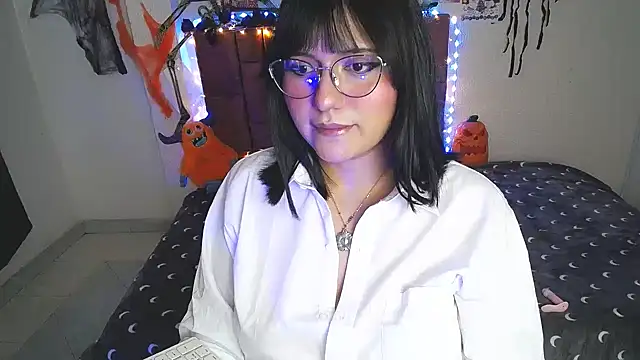 saragon1 online show from October 2025 02:29:02 PM