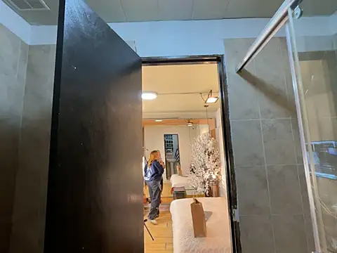 Snapshot of CamilleMilano chatting on September 2025 05:28:02 AM CamilleMilano online show from September 2025 05:28:02 AM