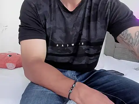 Snapshot of Edy_coltt chatting on September 2025 01:33:01 PM Edy coltt online show from September 2025 01:33:01 PM