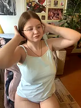 Snapshot of Sienna-Cow chatting on September 2025 10:26:01 AM Sienna-Cow online show from September 2025 10:26:01 AM