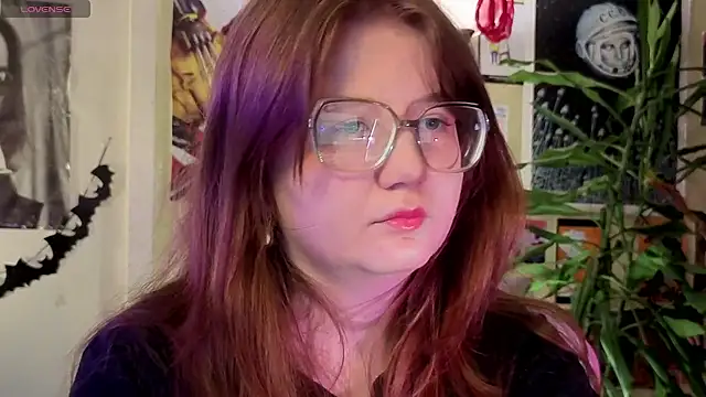 Snapshot of Sienna-Cow chatting on December 2025 11:04:01 AM Sienna-Cow online show from December 2025 11:04:01 AM