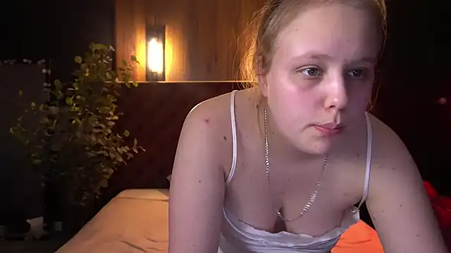 CrystallPaws online show from May 2026 05:35:01 AM
