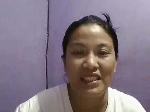 Snapshot of Uniquebeauty32 chatting on November 2025 11:04:02 PM Uniquebeauty32 online show from November 2025 11:04:02 PM