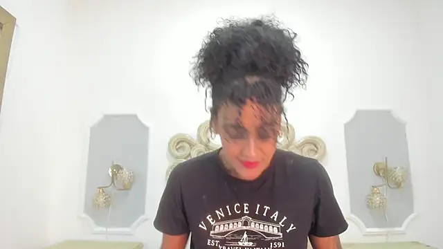 Snapshot of OnlyGia chatting on January 2026 10:35:02 PM OnlyGia online show from January 2026 10:35:02 PM