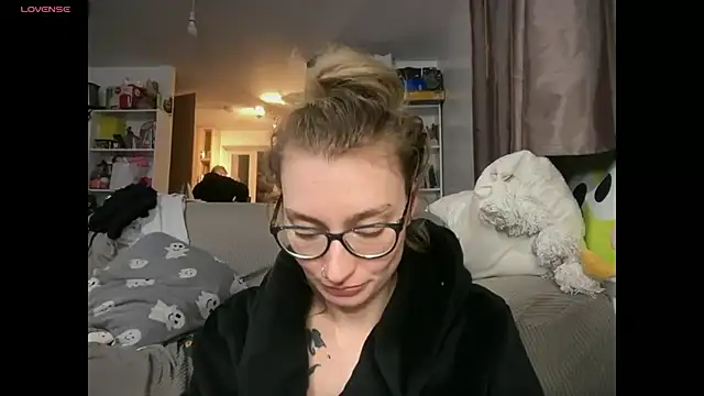 Snapshot of harleyblair chatting on March 2026 11:01:01 PM harleyblair online show from March 2026 11:01:01 PM