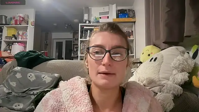 Snapshot of harleyblair chatting on March 2026 11:10:01 PM harleyblair online show from March 2026 11:10:01 PM