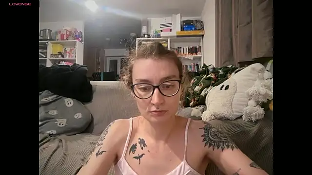 Snapshot of harleyblair chatting on March 2026 11:10:02 PM harleyblair online show from March 2026 11:10:02 PM