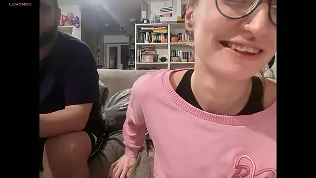 Snapshot of harleyblair chatting on April 2026 10:07:02 PM harleyblair online show from April 2026 10:07:02 PM