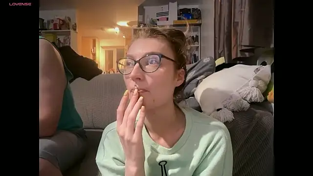 Snapshot of harleyblair chatting on April 2026 10:09:02 PM harleyblair online show from April 2026 10:09:02 PM