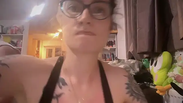 harleyblair online show from July 2026 10:01:02 PM