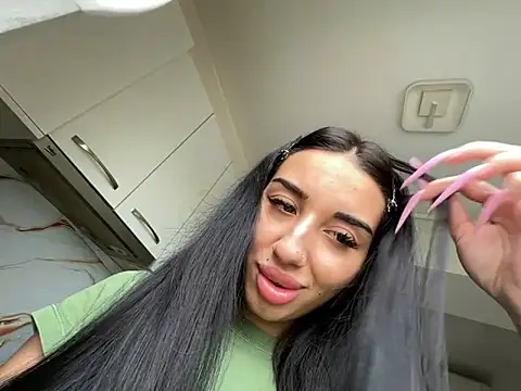 Snapshot of BlueEyes_BB chatting on May 2026 05:57:01 AM BlueEyes BB online show from May 2026 05:57:01 AM