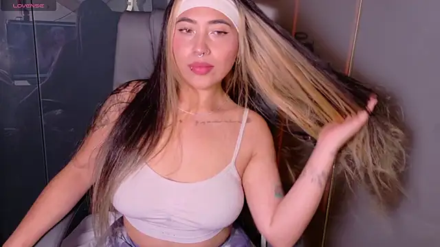  ManuVeelez online show from December 2025 05:14:01 AM