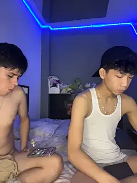 Kailertwink online show from June 2026 06:41:01 PM