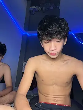 Kailertwink online show from July 2026 06:17:01 PM