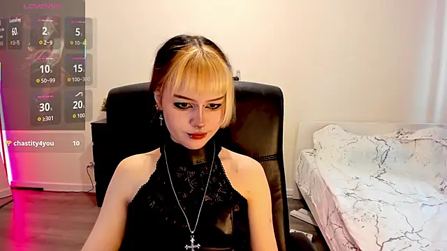 Snapshot of LiyaLuna chatting on November 2025 10:26:02 AM LiyaLuna online show from November 2025 10:26:02 AM