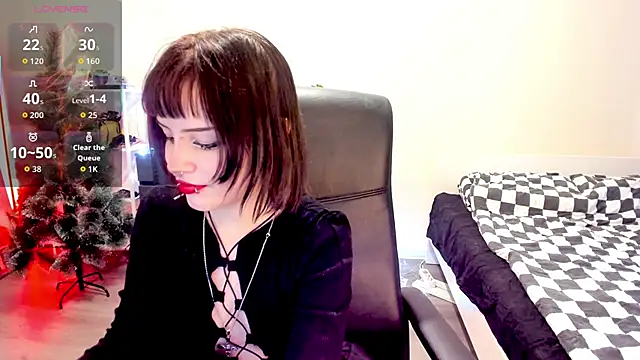 Snapshot of LiyaLuna chatting on December 2025 12:20:01 PM LiyaLuna online show from December 2025 12:20:01 PM