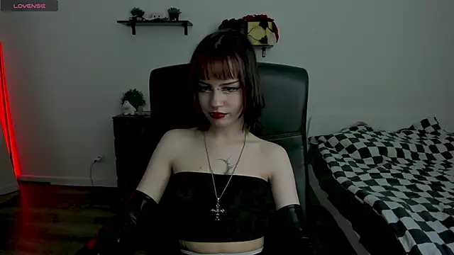 Snapshot of LiyaLuna chatting on February 2026 02:44:01 PM LiyaLuna online show from February 2026 02:44:01 PM