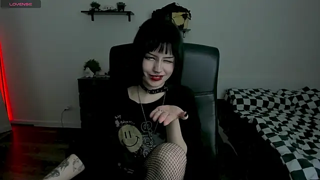 Snapshot of LiyaLuna chatting on February 2026 05:05:02 PM LiyaLuna online show from February 2026 05:05:02 PM