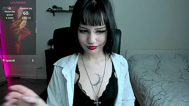 Snapshot of LiyaLuna chatting on February 2026 12:27:01 PM LiyaLuna online show from February 2026 12:27:01 PM