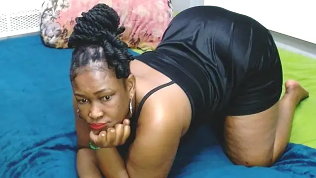 NaughtyMILFxox online show from July 2026 06:57:01 PM