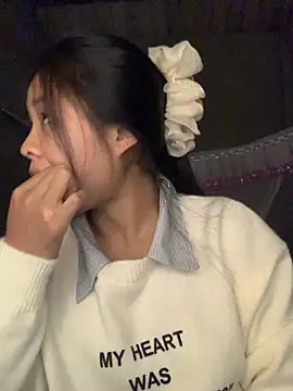 NhuFox online show from November 2025 01:36:02 PM