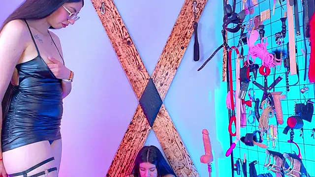 Snapshot of DominatedDesires_BDSM chatting on September 2025 02:22:01 PM DominatedDesires BDSM online show from September 2025 02:22:01 PM