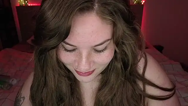 Snapshot of MaeNoir chatting on February 2026 08:15:01 PM MaeNoir online show from February 2026 08:15:01 PM