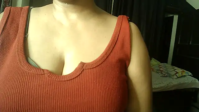 Snapshot of Anaconda-Mall chatting on May 2026 06:58:01 PM Anaconda-Mall online show from May 2026 06:58:01 PM