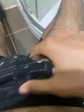 Snapshot of BatchedTracer chatting on January 2026 11:19:01 PM BatchedTracer online show from January 2026 11:19:01 PM