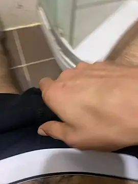 Snapshot of BatchedTracer chatting on January 2026 11:20:02 PM BatchedTracer online show from January 2026 11:20:02 PM