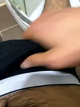 Snapshot of BatchedTracer chatting on January 2026 12:16:02 AM BatchedTracer online show from January 2026 12:16:02 AM