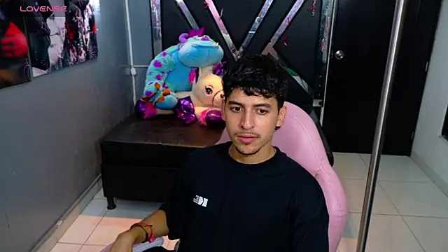 Snapshot of Alan_Del_Reyx chatting on September 2025 08:44:02 PM Alan Del Reyx online show from September 2025 08:44:02 PM