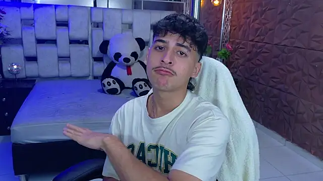 Snapshot of Alan_Del_Reyx chatting on January 2026 05:42:01 AM Alan Del Reyx online show from January 2026 05:42:01 AM