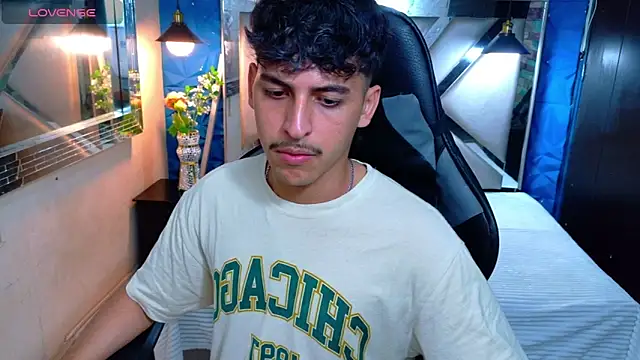 Snapshot of Alan_Del_Reyx chatting on February 2026 02:32:02 AM Alan Del Reyx online show from February 2026 02:32:02 AM