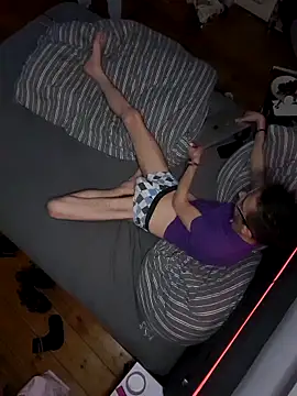 Snapshot of GayFun_bln chatting on April 2026 01:54:01 AM GayFun bln online show from April 2026 01:54:01 AM