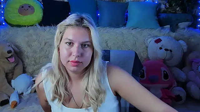 Snapshot of ChloeRicc chatting on September 2025 03:00:02 PM ChloeRicc online show from September 2025 03:00:02 PM