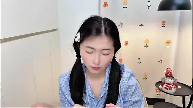 Snapshot of Rosalind_xixi chatting on April 2026 01:52:02 AM Rosalind xixi online show from April 2026 01:52:02 AM