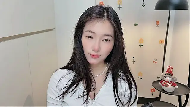 Snapshot of Rosalind_xixi chatting on May 2026 02:17:02 AM Rosalind xixi online show from May 2026 02:17:02 AM