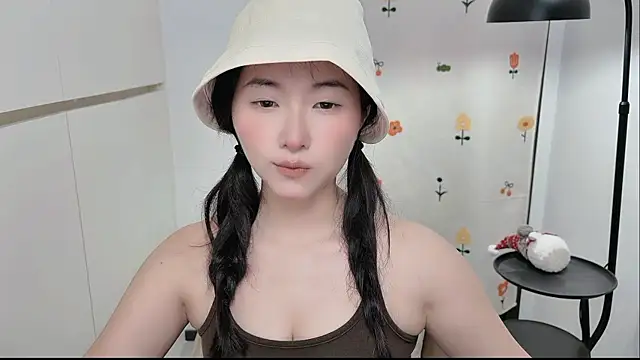 Snapshot of Rosalind_xixi chatting on May 2026 01:40:01 PM Rosalind xixi online show from May 2026 01:40:01 PM