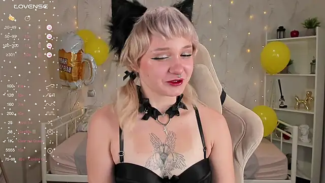 Snapshot of Tori_Cutie chatting on October 2025 12:05:02 AM Tori Cutie online show from October 2025 12:05:02 AM