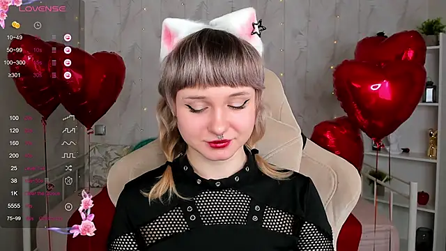 Snapshot of Tori_Cutie chatting on February 2026 12:06:02 AM Tori Cutie online show from February 2026 12:06:02 AM