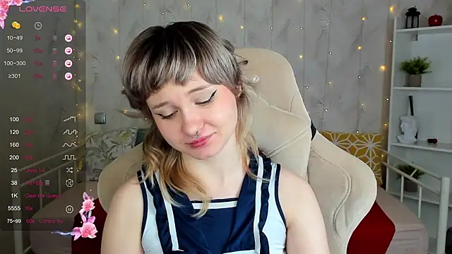 Snapshot of Tori_Cutie chatting on March 2026 02:04:02 AM Tori Cutie online show from March 2026 02:04:02 AM