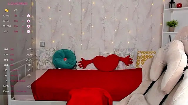 Snapshot of Tori_Cutie chatting on March 2026 12:03:01 AM Tori Cutie online show from March 2026 12:03:01 AM