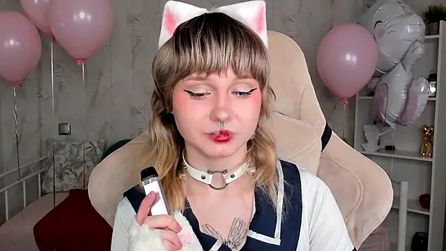 Snapshot of Tori_Cutie chatting on April 2026 12:08:02 AM Tori Cutie online show from April 2026 12:08:02 AM