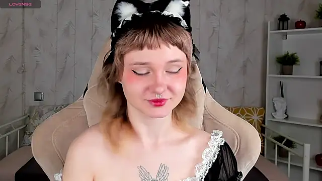 Snapshot of Tori_Cutie chatting on April 2026 12:06:01 AM Tori Cutie online show from April 2026 12:06:01 AM