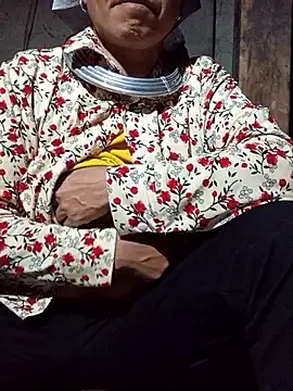 Snapshot of TinTin321 chatting on December 2025 11:13:02 PM TinTin321 online show from December 2025 11:13:02 PM