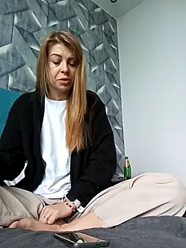 Snapshot of Hyupobigih chatting on October 2025 07:40:02 AM Hyupobigih online show from October 2025 07:40:02 AM