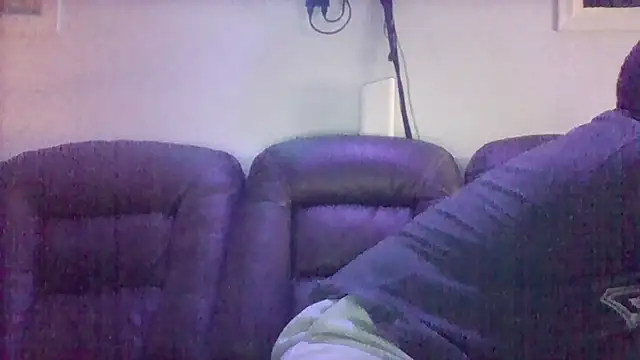 Snapshot of Dico420 chatting on October 2025 03:24:01 PM Dico420 online show from October 2025 03:24:01 PM