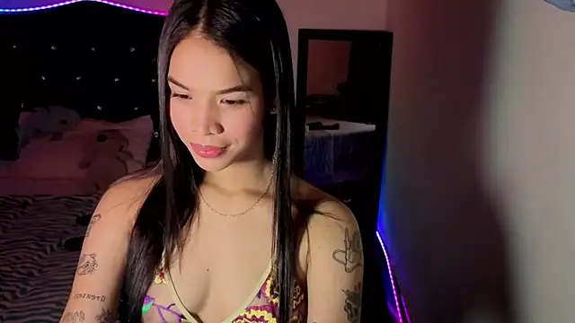 Snapshot of SarahMontezz chatting on February 2026 02:37:02 AM SarahMontezz online show from February 2026 02:37:02 AM