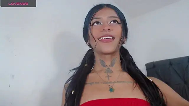 Snapshot of deborahotts chatting on November 2025 05:23:02 PM deborahotts online show from November 2025 05:23:02 PM